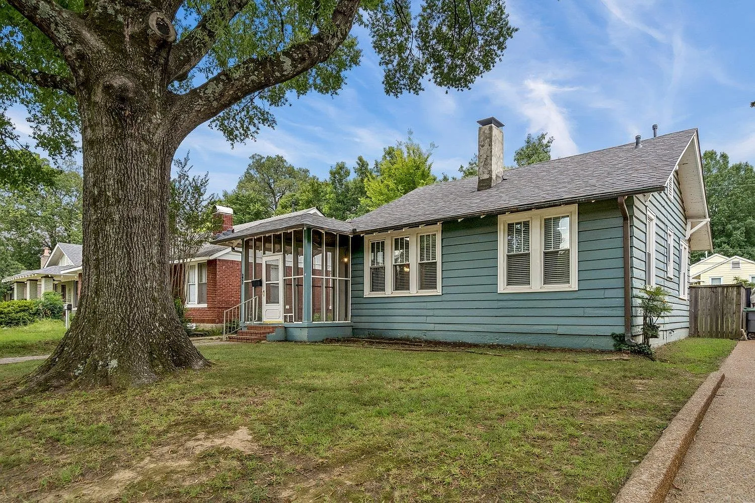 2 bed, 1.0 bath, 1010 sqft, $1,900 — Photo 3