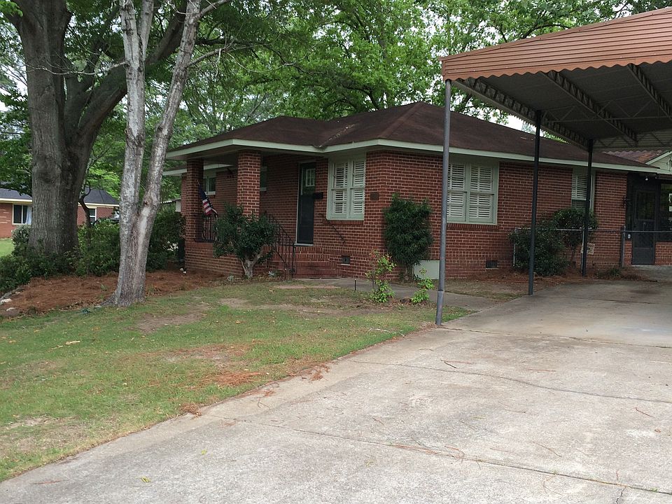 FRONT VIEW FROM DRIVEWAY