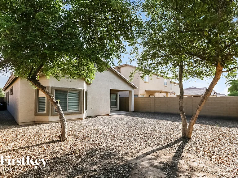 5229 W Shumway Farm Rd — Photo 15