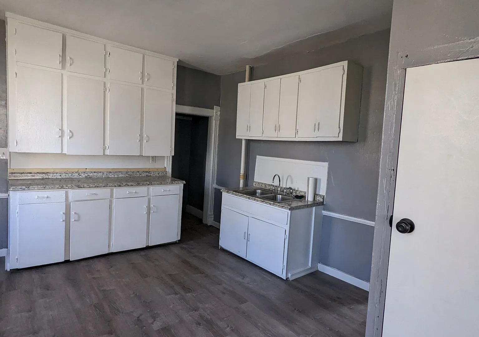 229 Washington Ave — Photo 3