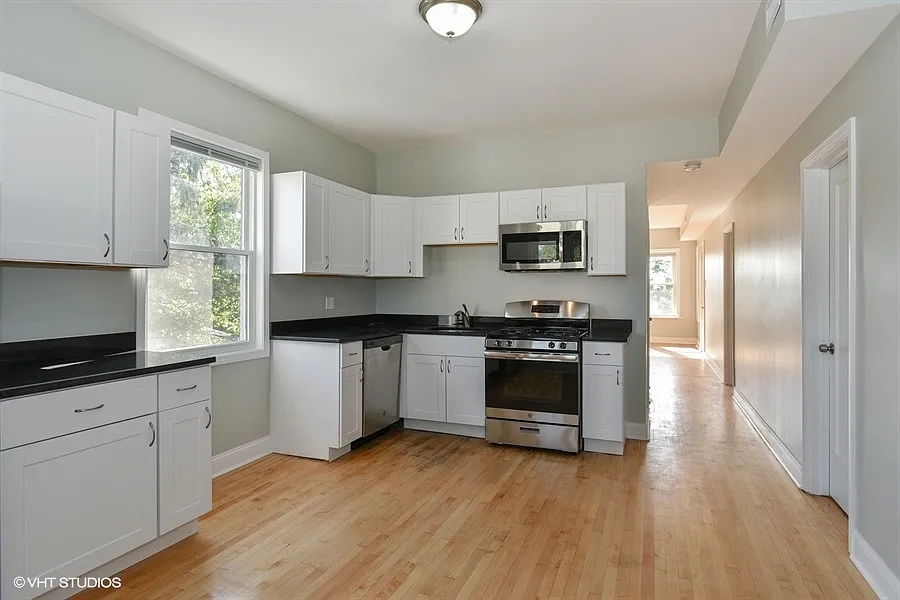 5316 W Altgeld St — Photo 1