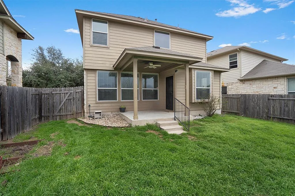 3 bed, 2.5 bath, 1590 sqft, $2,200 — Photo 2