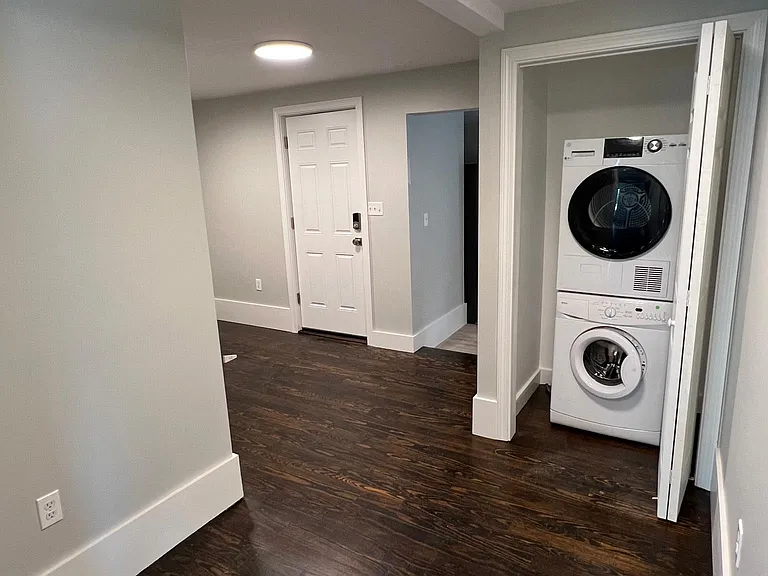 39 Washington St #2 — Photo 3
