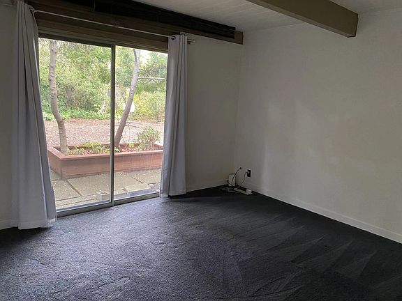 5th image of 831 Sutter Ave #5