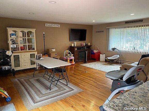 5th image of 43 Leeds Blvd