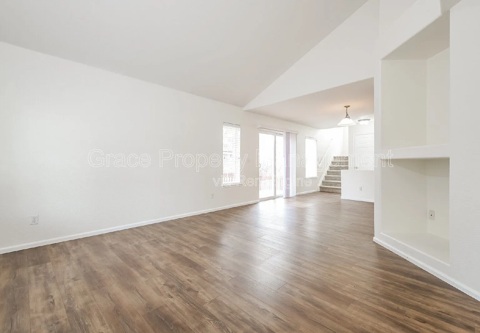 3 bed, 3.0 bath, 1586 sqft, $2,520 — Photo 2
