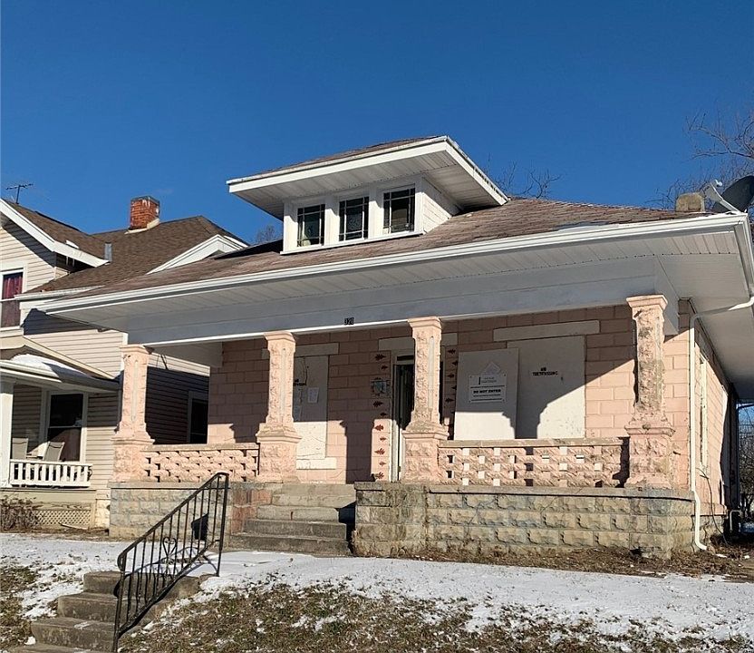 1st image of 320 Oakwood Pl
