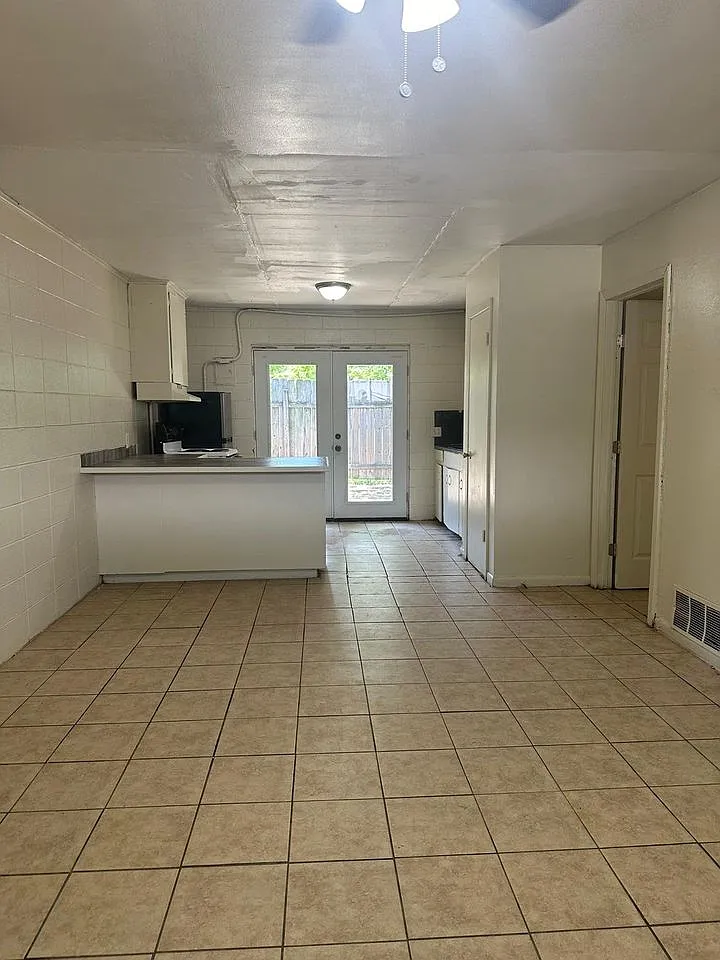 N Bonner St, Lufkin — Photo 1