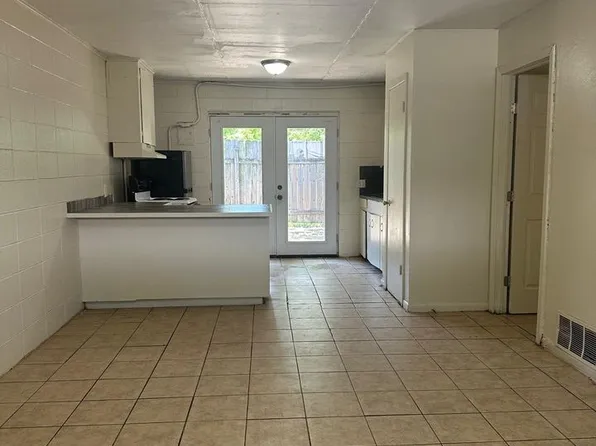(undisclosed Address), Lufkin, TX 75904