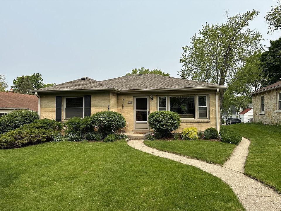 132 West Newhall AVENUE, Waukesha, WI 53186 | Zillow