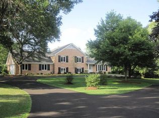 598 Scots Ct, Inverness, IL 60067