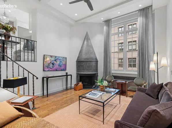 51 5th Avenue image 1 of 14