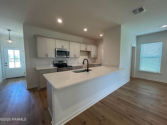 3rd image of 100 Bexley Ct