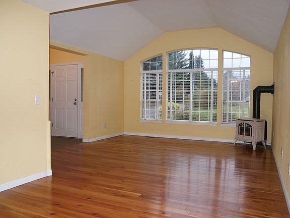5th image of 6735 47th Avenue Ct E