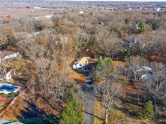 3rd image of 6 A Ledgemont Dr