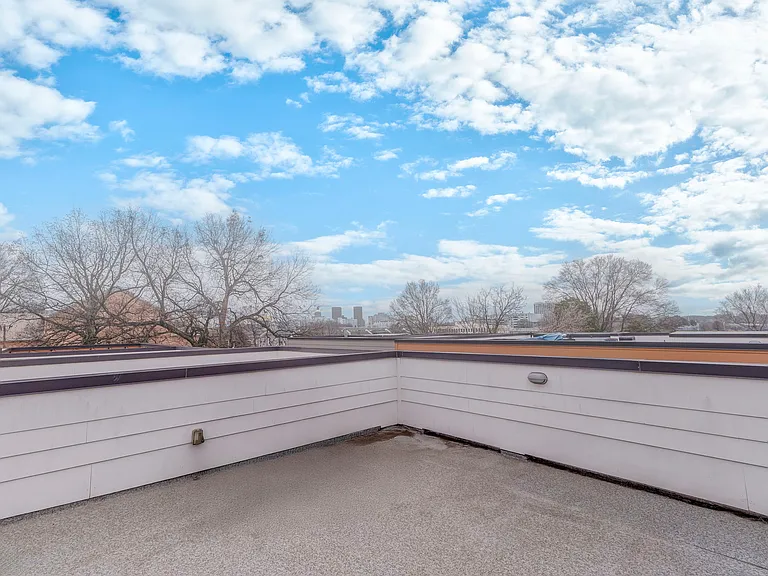 225 Crumley St SW — Photo 37
