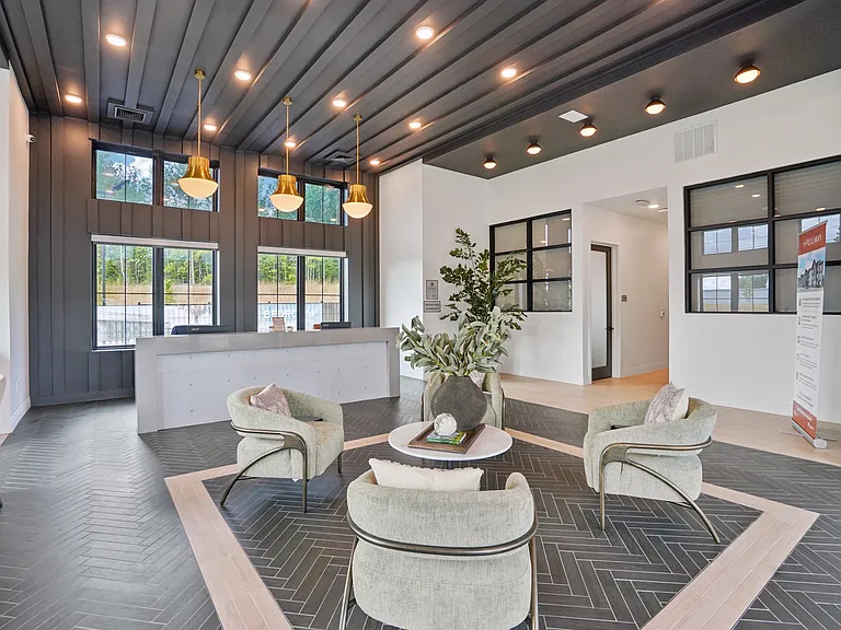 The Pullman Luxury Apartments — Photo 28