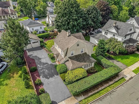 2nd image of 61 E Maple Avenue