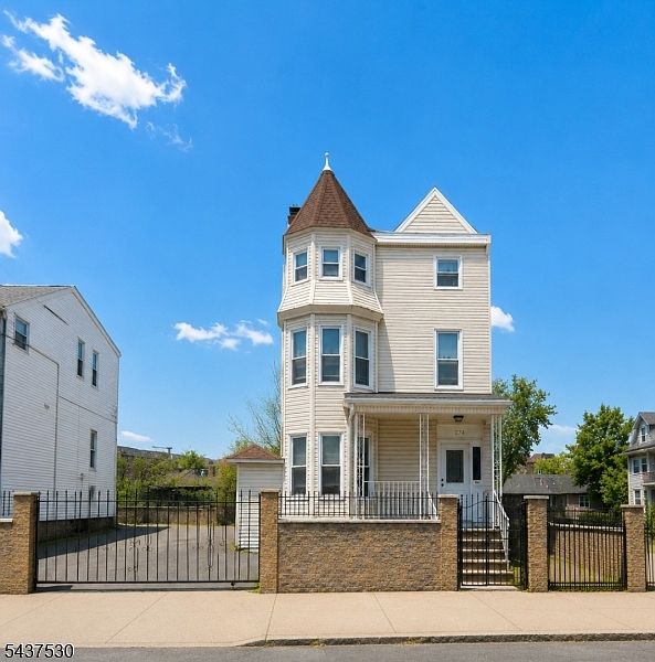 1st image of 272 -274 Parker St