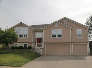 1321 S Huntington Dr, Greenwood, MO 64034