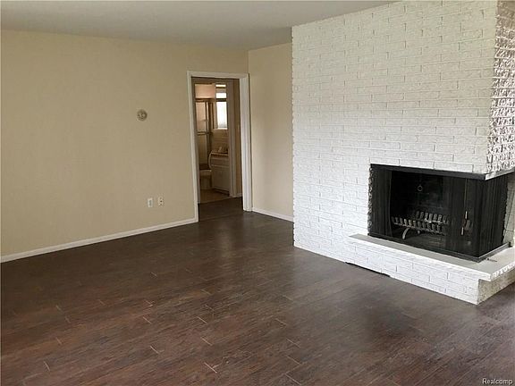 2nd image of 3225 Clawson Ave
