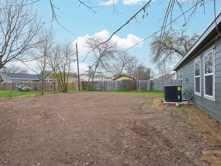 1143 Magnolia St #A — Photo 17