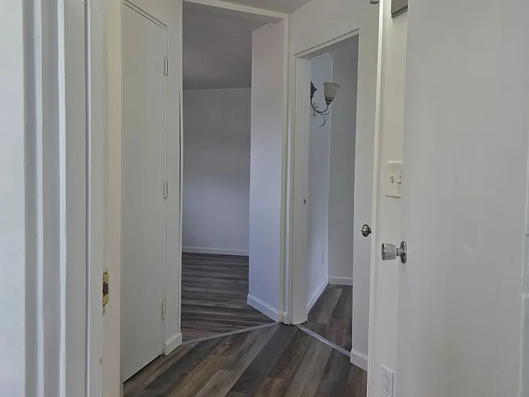150 McCauley Ave — Photo 9