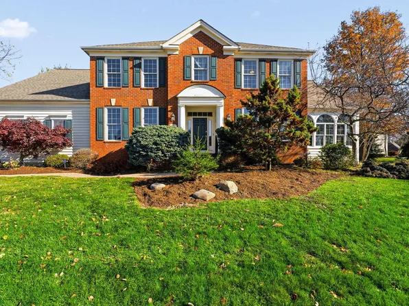 66 Cressingham Ln, Powell, OH 43065