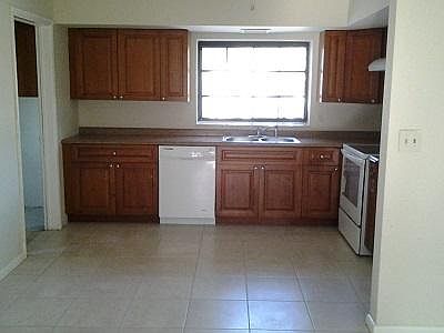 2nd image of 1009 Long Island Ave