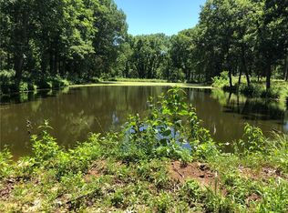 E Washington Rd, Casey, IL 62420