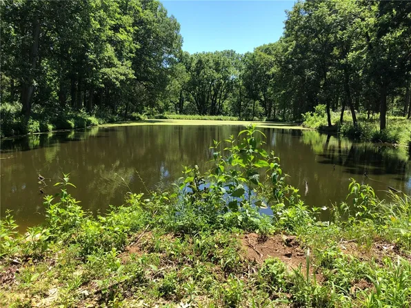 E Washington Rd, Casey, IL 62420