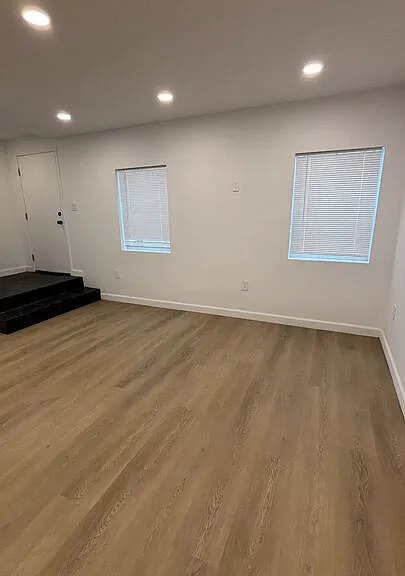 2280 S Barrington Ave #10 — Photo 4