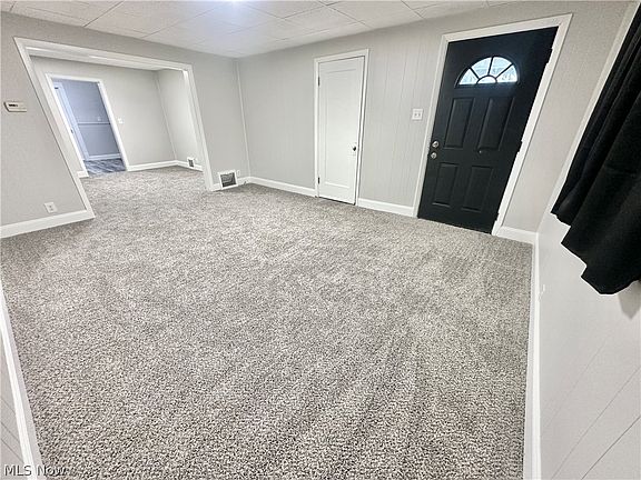 2nd image of 123 Hardy St