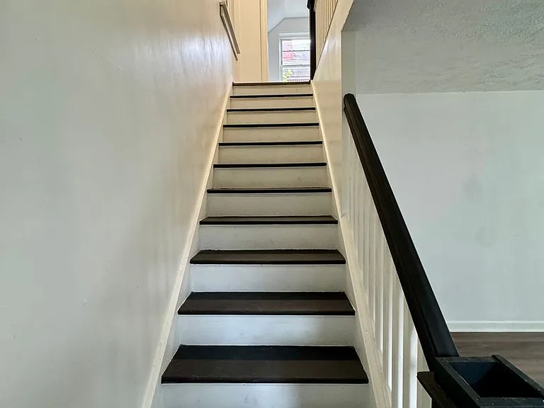 2432 Starkamp St — Photo 33