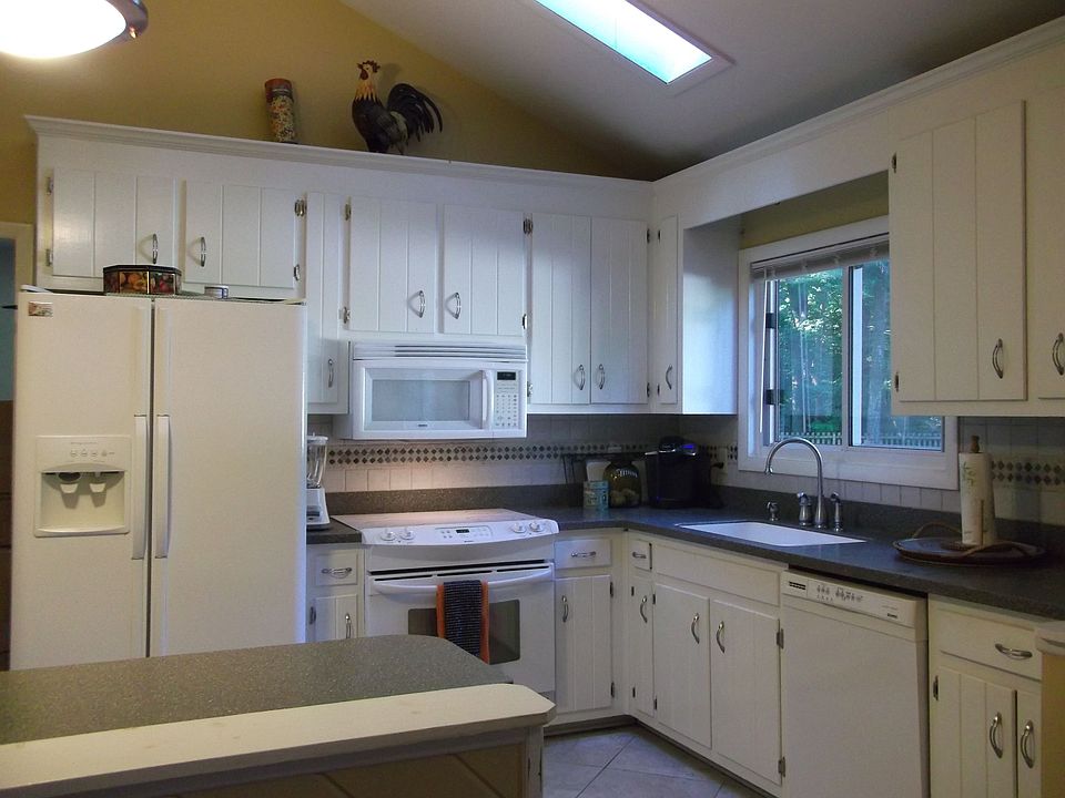 2nd image of 305 Barcroft Dr