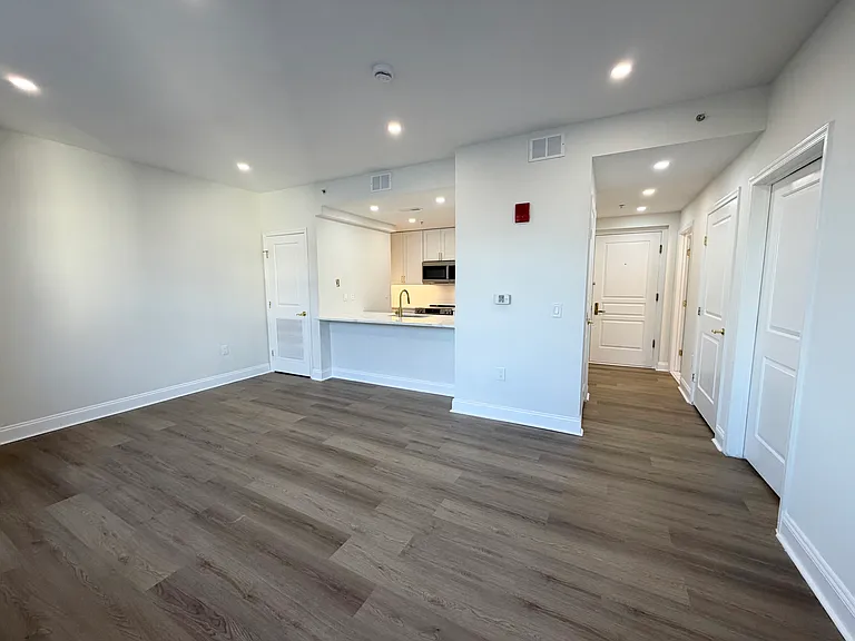 The Flats at Professional Arts Building — Photo 8