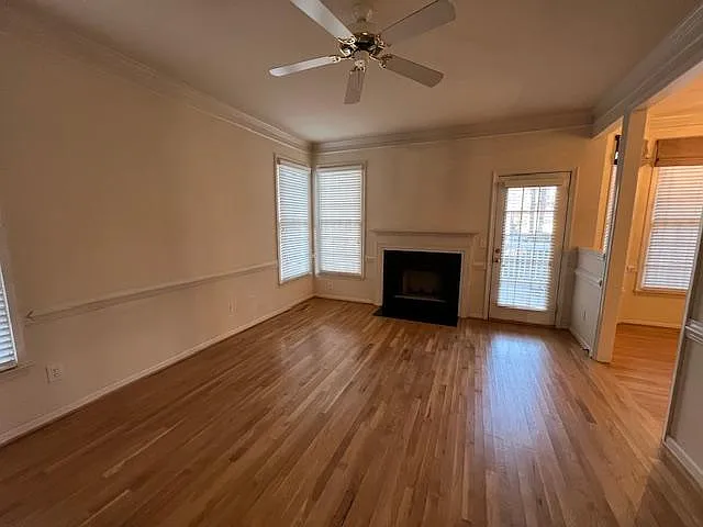 4 bed, 2.5 bath, 2170 sqft, $2,300 — Photo 4