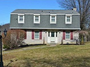 1064 Old Post Rd, South Park, PA 15129