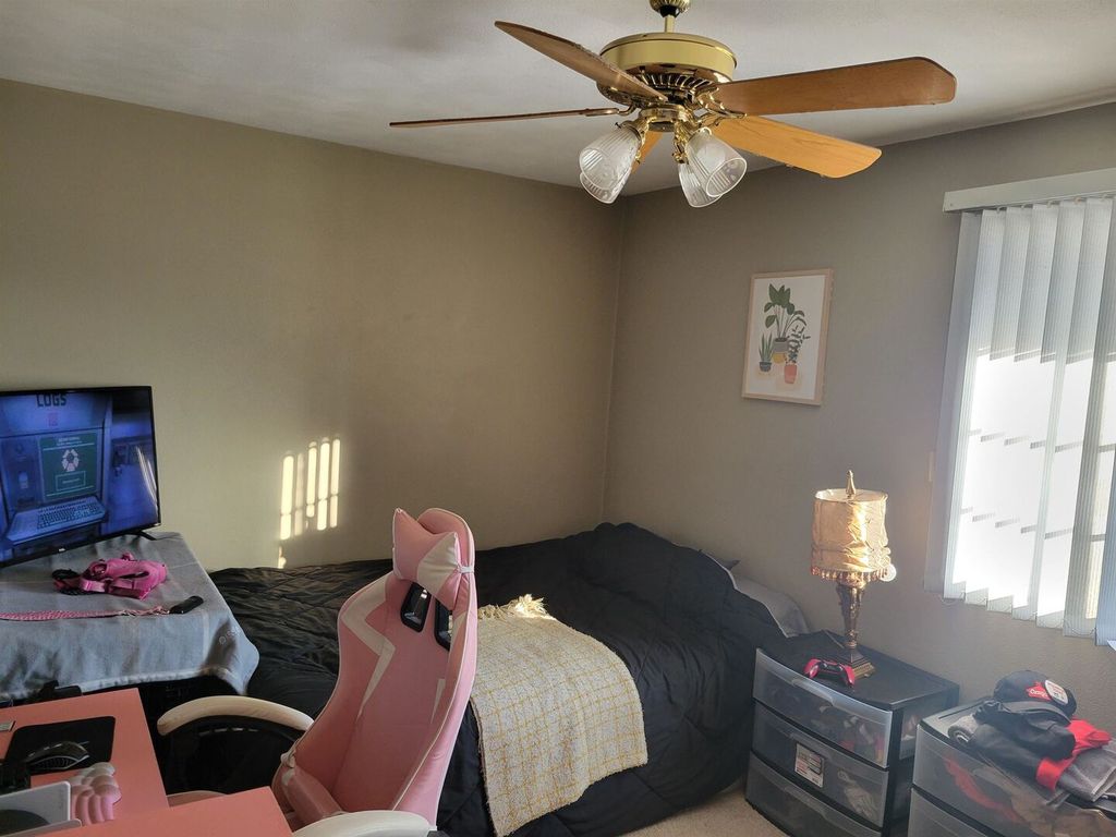 1249 48th Ave APT 19, East Moline, IL - View 5