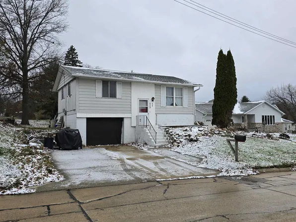 429 N Pine St, West Union, IA 52175