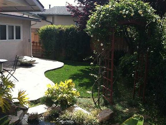4th image of 347 N Acacia Ave N