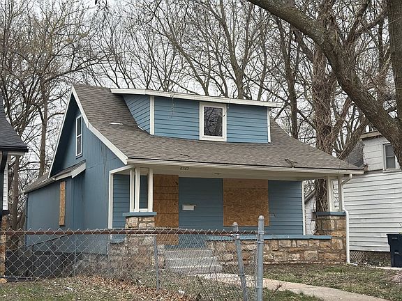 3rd image of 2525 Quincy Ave