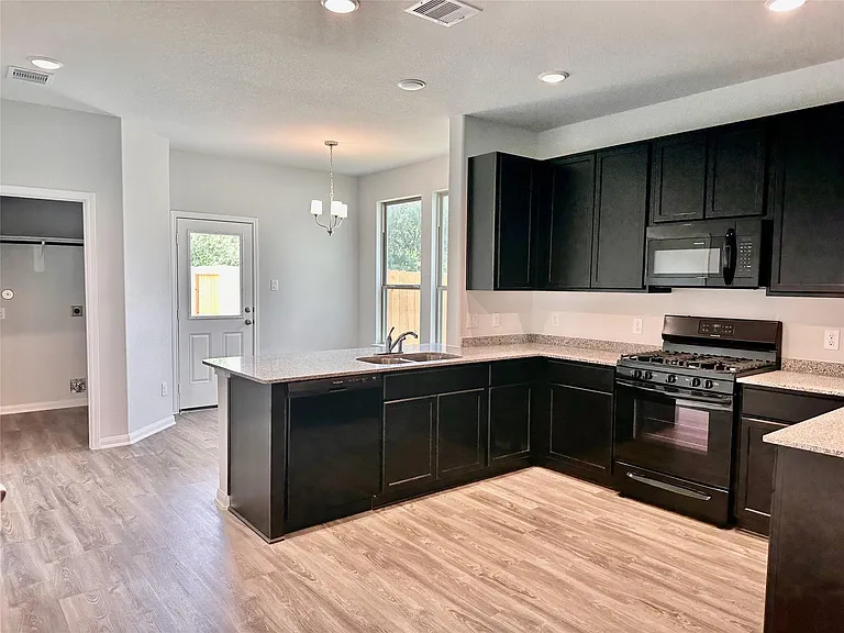 730 Tejas Village Pkwy — Photo 5