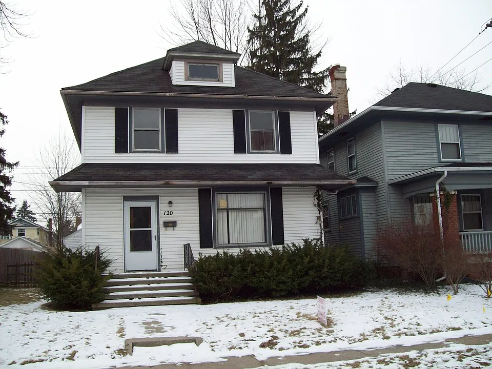120 E Foster Pkwy