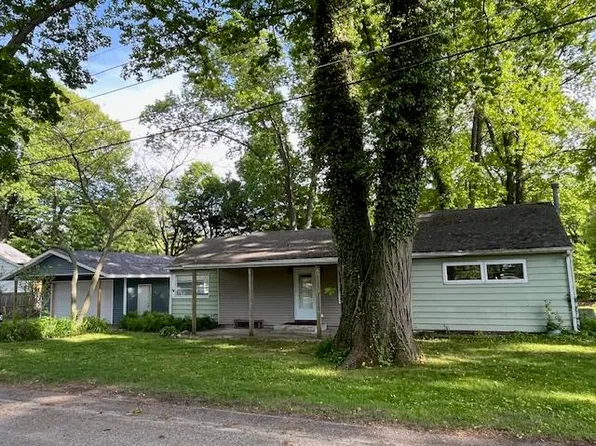 6820 Cherry, Coloma, MI 49038