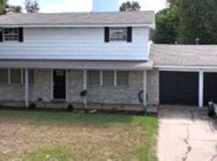 1704 Fairway Pl, Ponca City, OK 74604