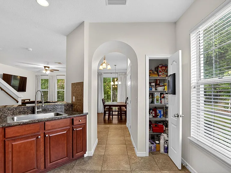 714 Ashentree Dr — Photo 6