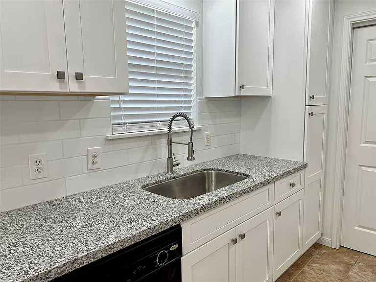 947 Grand Junction Dr — Photo 14