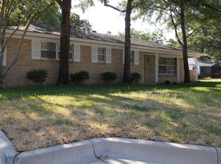 218 Priddy Ln, Fort Worth, TX 76114