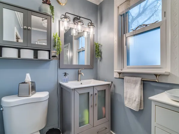 121 Pickering Road, Rochester, NH 03839